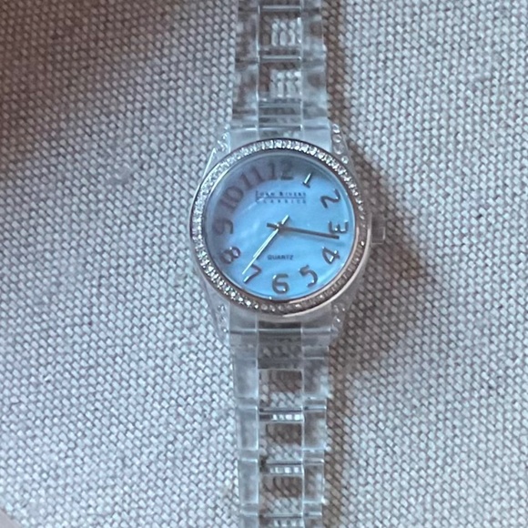 Joan Rivers Watch - Picture 1 of 4